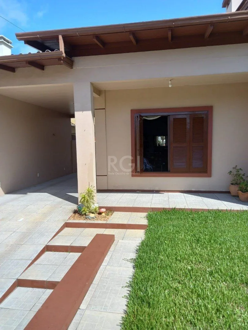 Imagem Casa para venda - 196m², 3 dormitórios - Centro de Torres/RS