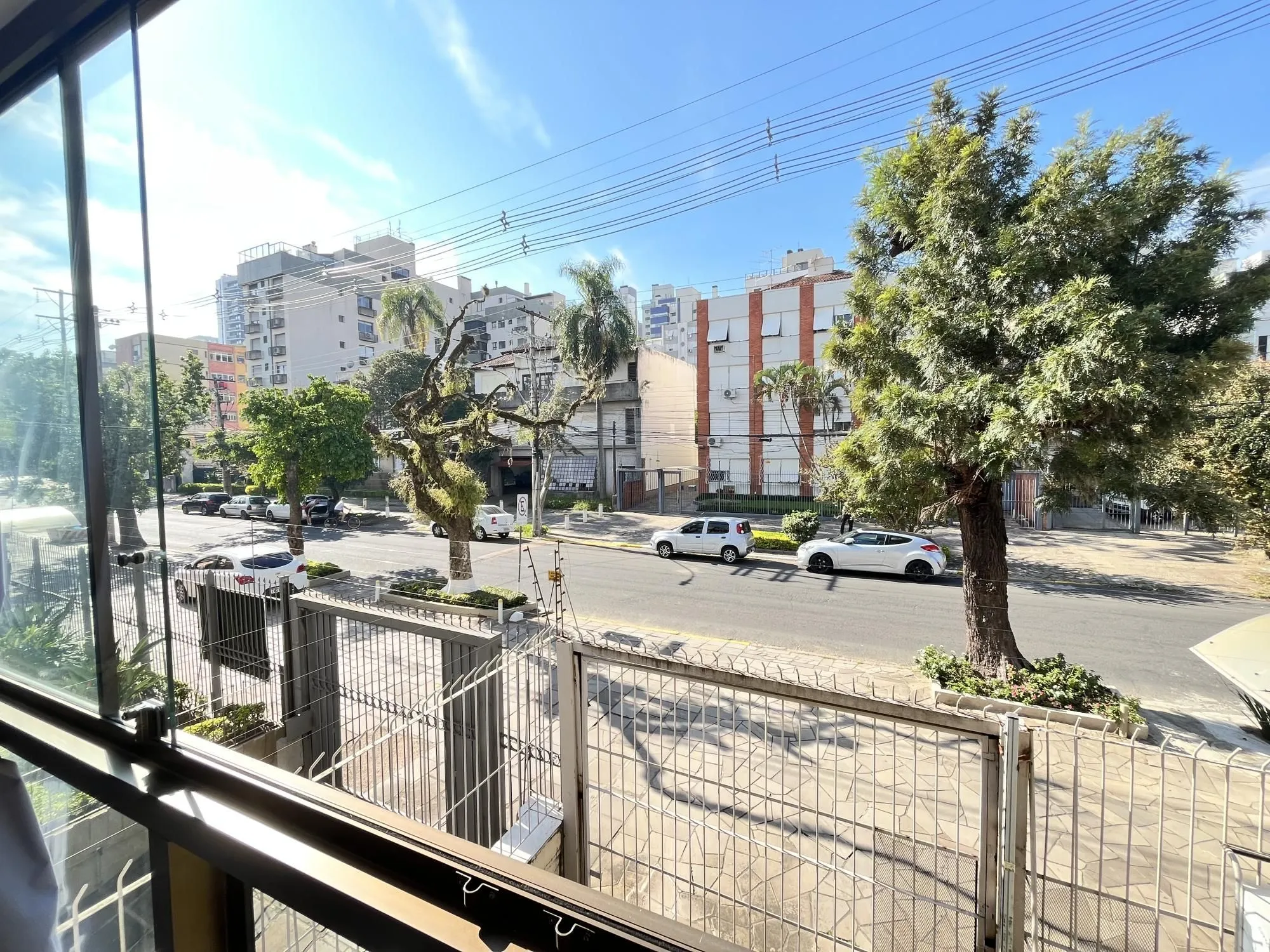 Imagem Apartamento de 2 quartos, suíte e 2 vagas de garagem no bairro Petrópolis em POA