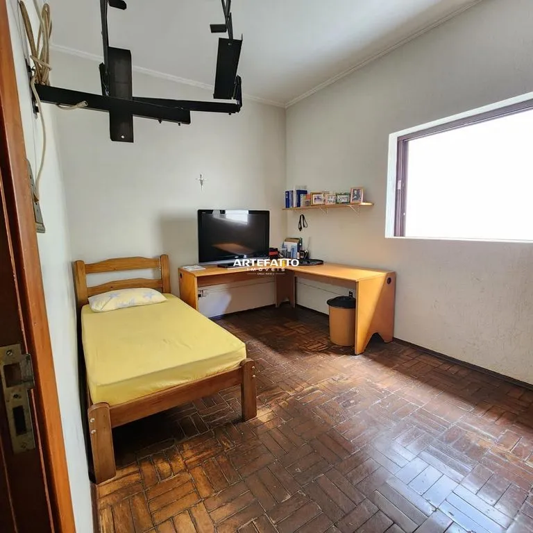 Imagem Casa na Avenida Santa Cruz para comércio