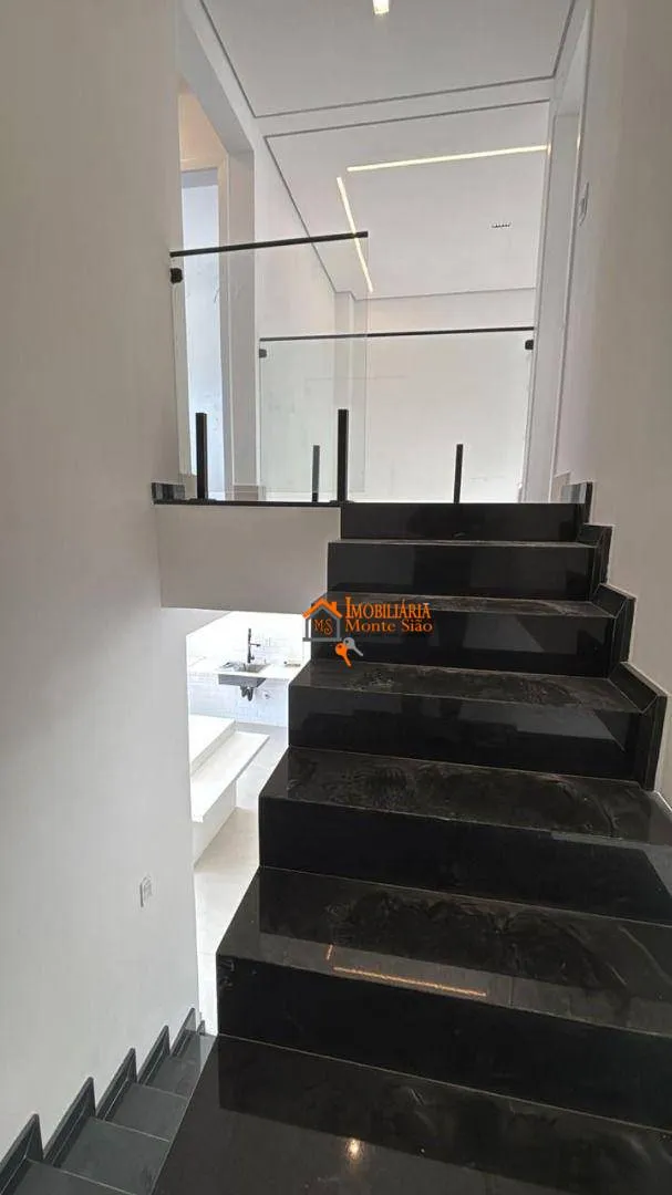 Imagem Sobrado com 3 dormitórios à venda, 203 m² por R$ 1.400.000,00 - Vila Carmela II - Guarulhos/SP