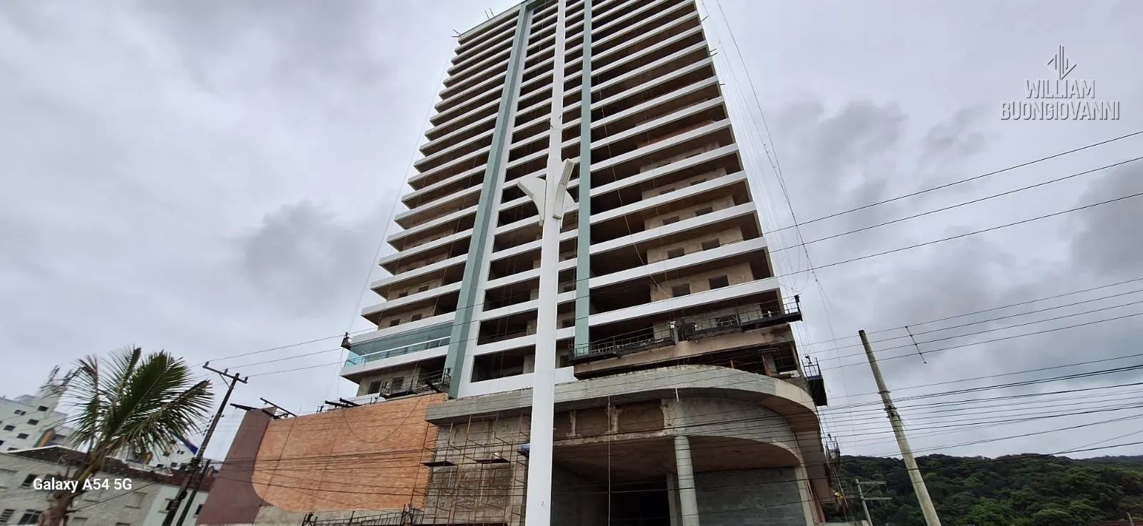 Imagem Apartamento 3 dormitórios sendo 1 suíte + lavabo frente mar em Mongaguá