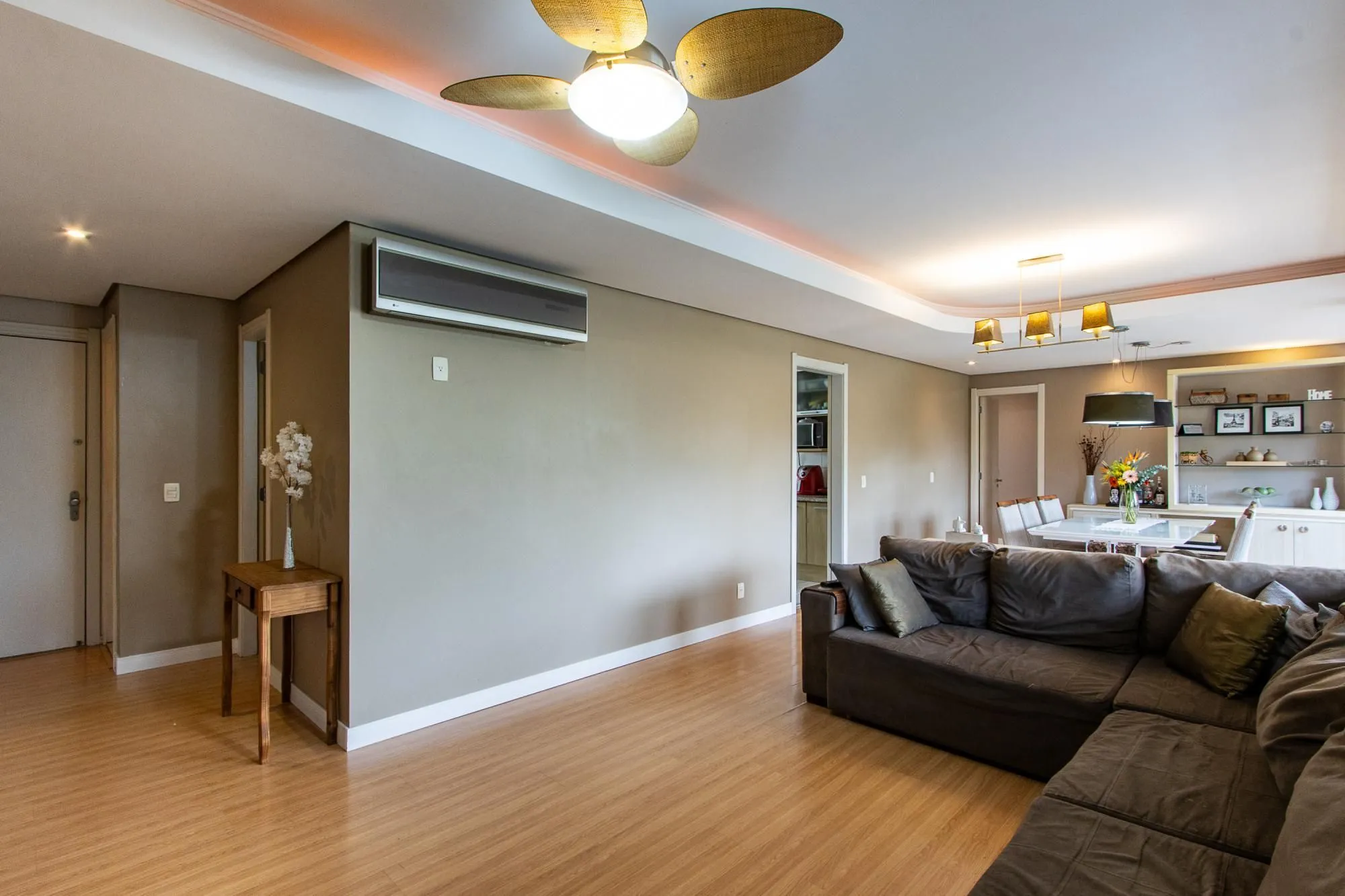 Imagem Apartamento 3 quartos, 139,64m² privativos, 2 vagas - Bairro Menino Deus