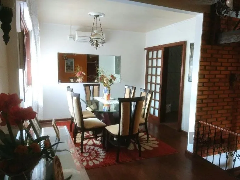 Imagem Casa para Venda - 250m², 3 dormitórios, sendo 1 suites, 4 vagas - Taruma