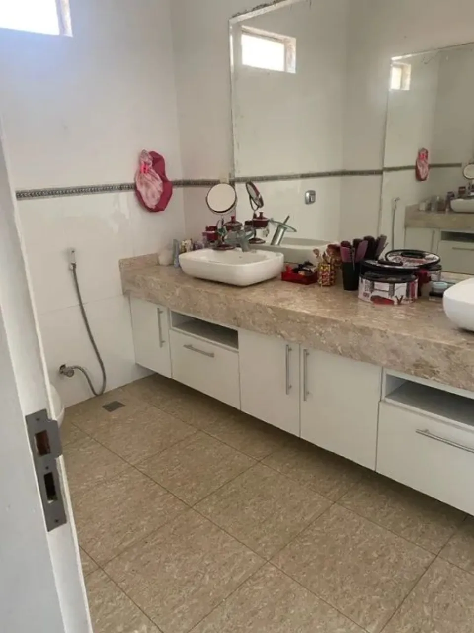 Imagem Casa de Luxo em Condomínio na Granja Olga I - 4 Quartos, 4 Suítes, 1 Sala, 2 Vagas de Garagem - Sorocaba-SP