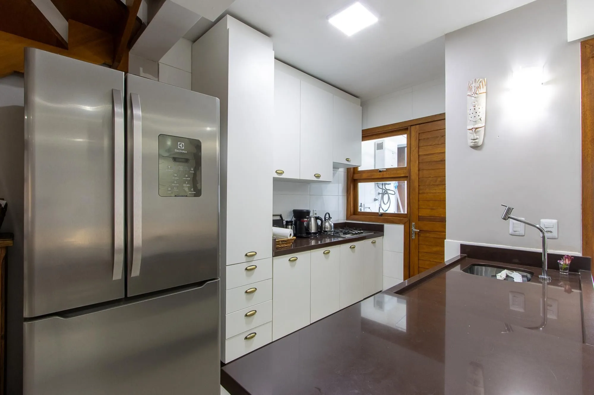 Imagem Casa de condomínio, 3 quartos, 1 suíte, piscina e 2 vagas de garagem;