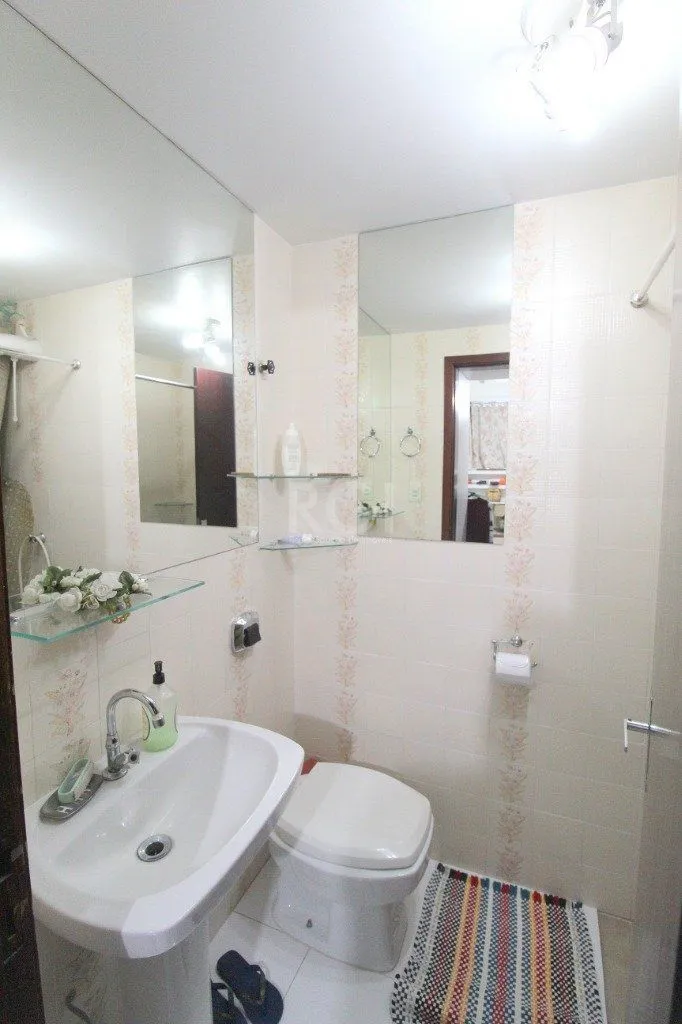 Imagem Casa para Venda - 100m², 3 dormitórios, 3 vagas - Nonoai