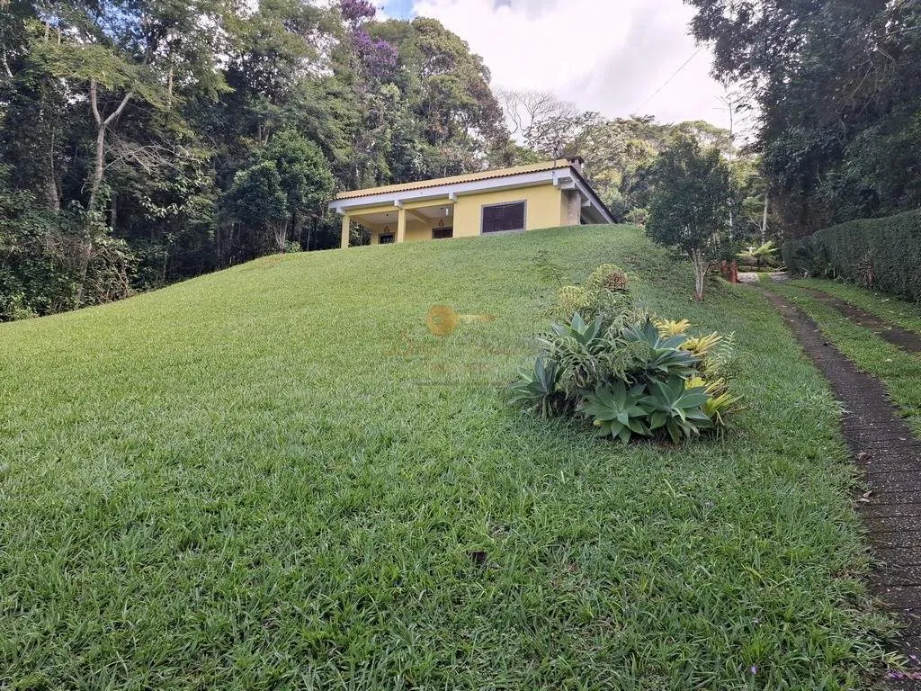 Imagem Casa em Condomínio para Venda em Teresópolis / RJ no bairro Três Córregos