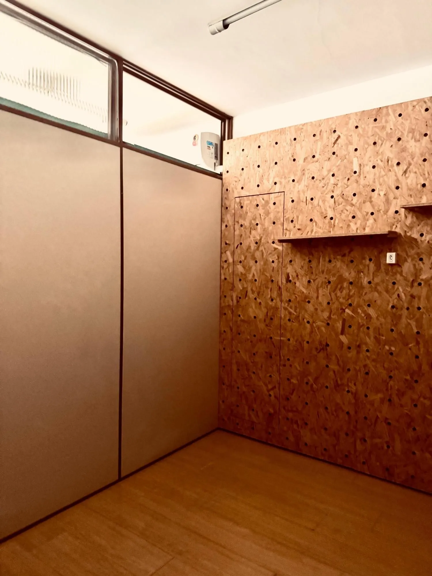 Imagem EXCELENTE SALA COMERCIAL À VENDA - Av. Cristóvão Colombo, 2427
