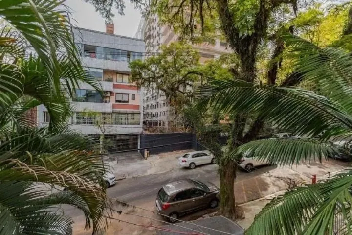 Imagem Apartamento Duplex com 3 dormitórios, churrasqueira, pátio no bairro Bom Fim!