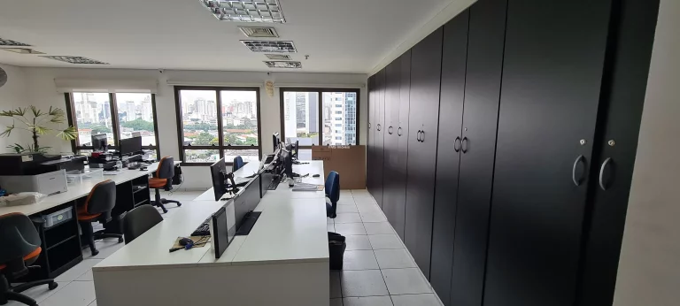 Imagem Conjunto Comercial à Venda em São Paulo-SP Várzea da Barra Funda 1 Sala 6 Vagas 204m² Área