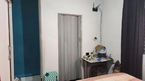 Imagem VENDA DE SOBRADO NO PARQUE RODRIGO BARRETO, EM ARUJÁ/SP, 250m² com 3 quartos, suíte, varanda, quintal e garagem fechada para 2 autos. CONSULTE-NOS.