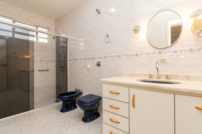 Imagem Casa com 3 Quartos à Venda, 182 m² em Bacacheri - Curitiba