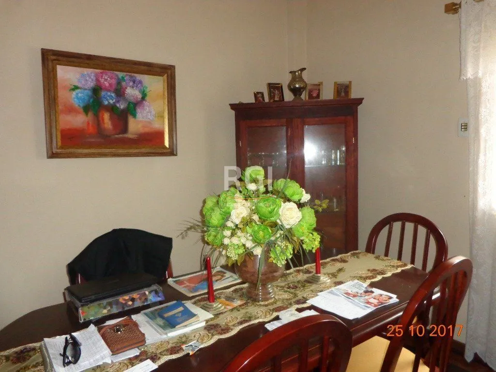 Imagem Casa para Venda - 380m², 2 dormitórios, sendo 1 suites, 1 vaga - Nonoai