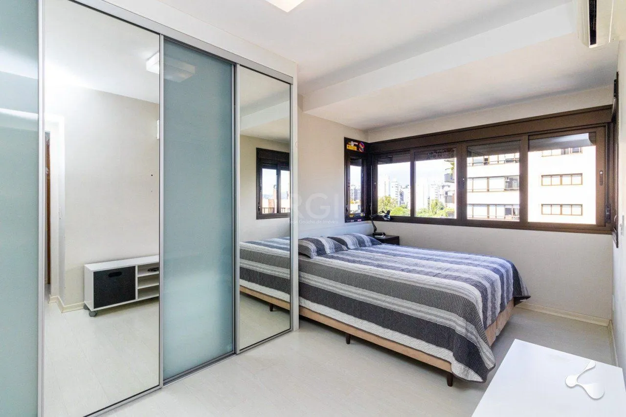 Imagem 195m churrasqueira, 3 suites, 4 vagas semimobiliado no bairro Rio Branco, Poa/RS