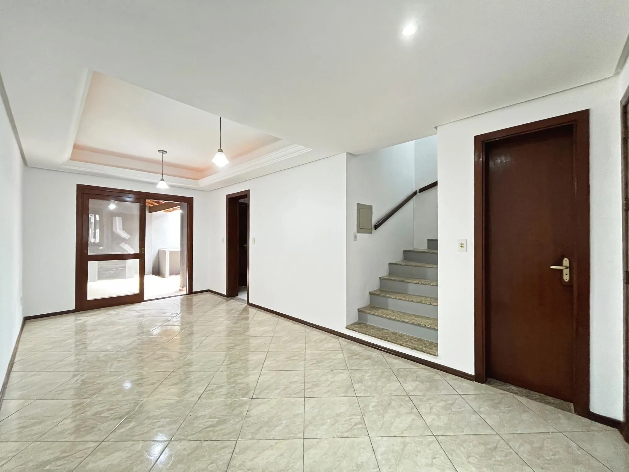 Imagem CASA 3 DORMITÓRIOS, SUÍTE, BAIRRO HIPICA, JARDINS DO PRADO EM PORTO ALEGRE-RS