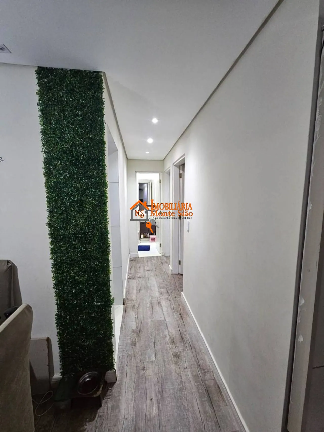 Imagem Apartamento com 2 dormitórios à venda, 54 m² por R$ 335.000,00 - Residencial e Comercial Guarulhos - Guarulhos/SP