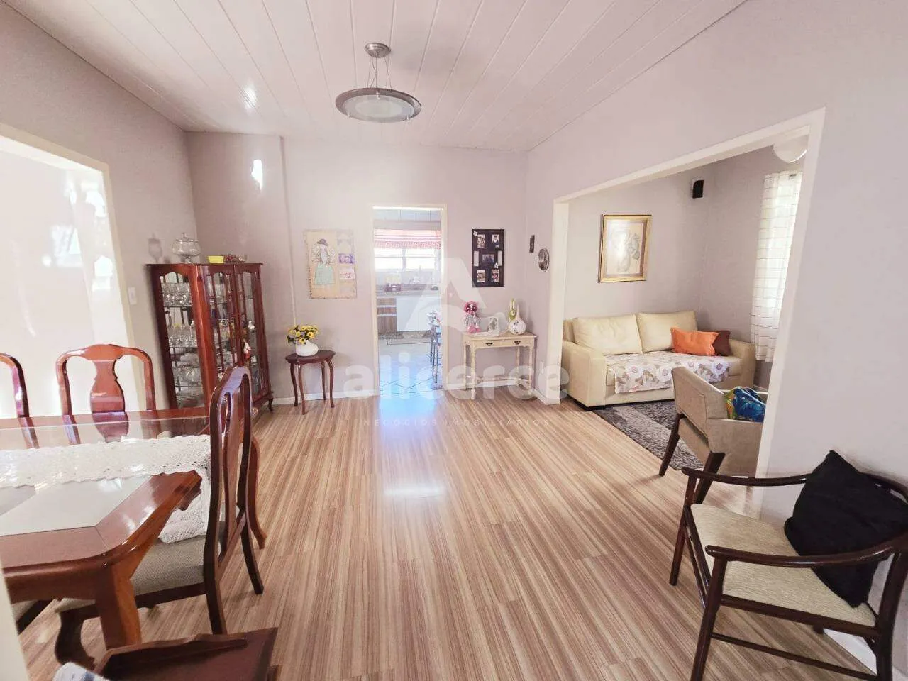 Imagem Se você busca espaço, conforto e ótima localização, essa casa é perfeita para você!