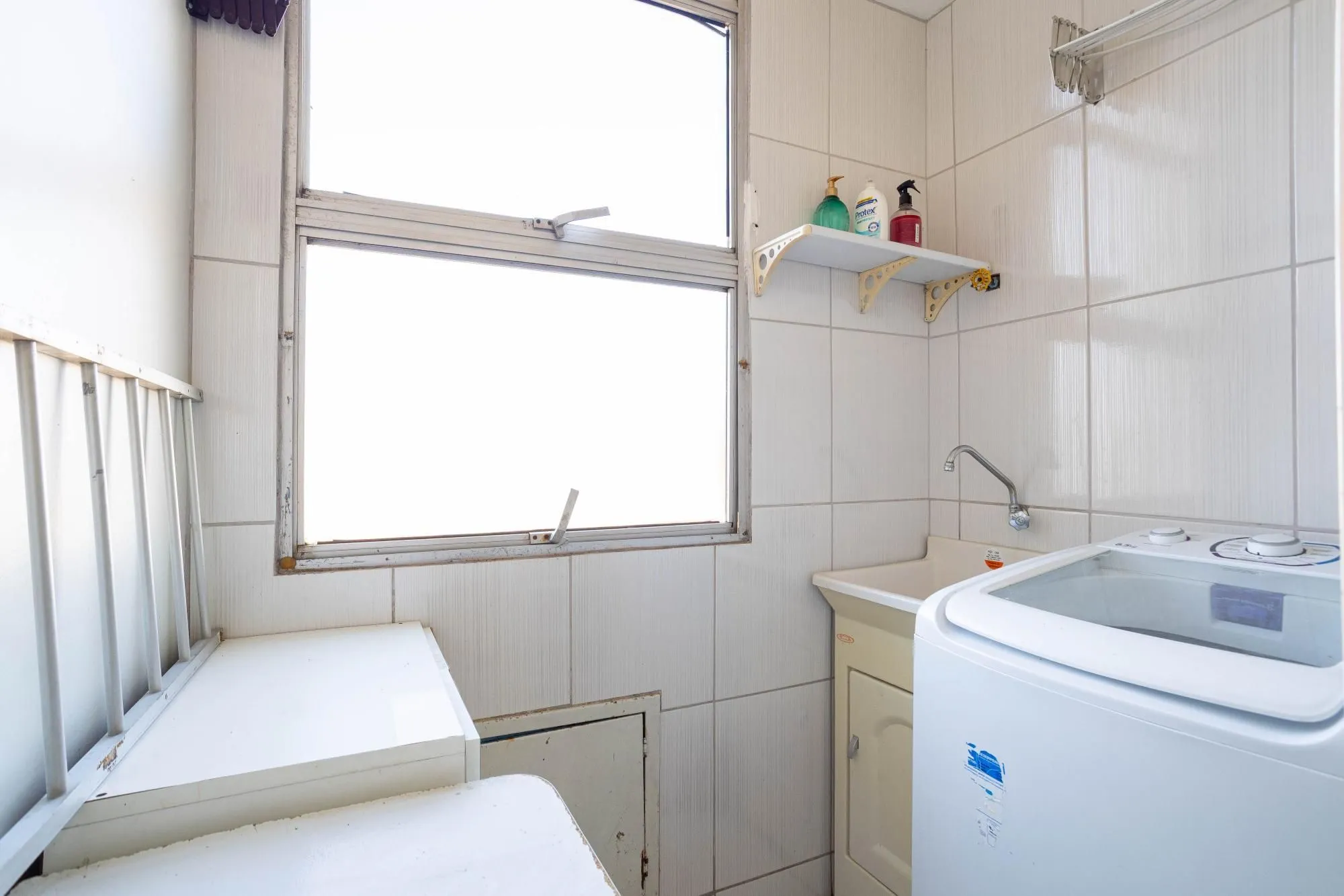 Imagem APARTAMENTO 2 DORMITÓRIOS MOBILIADO, NA WENCESLAU ESCOBAR TRISTEZA PORTO ALEGRE