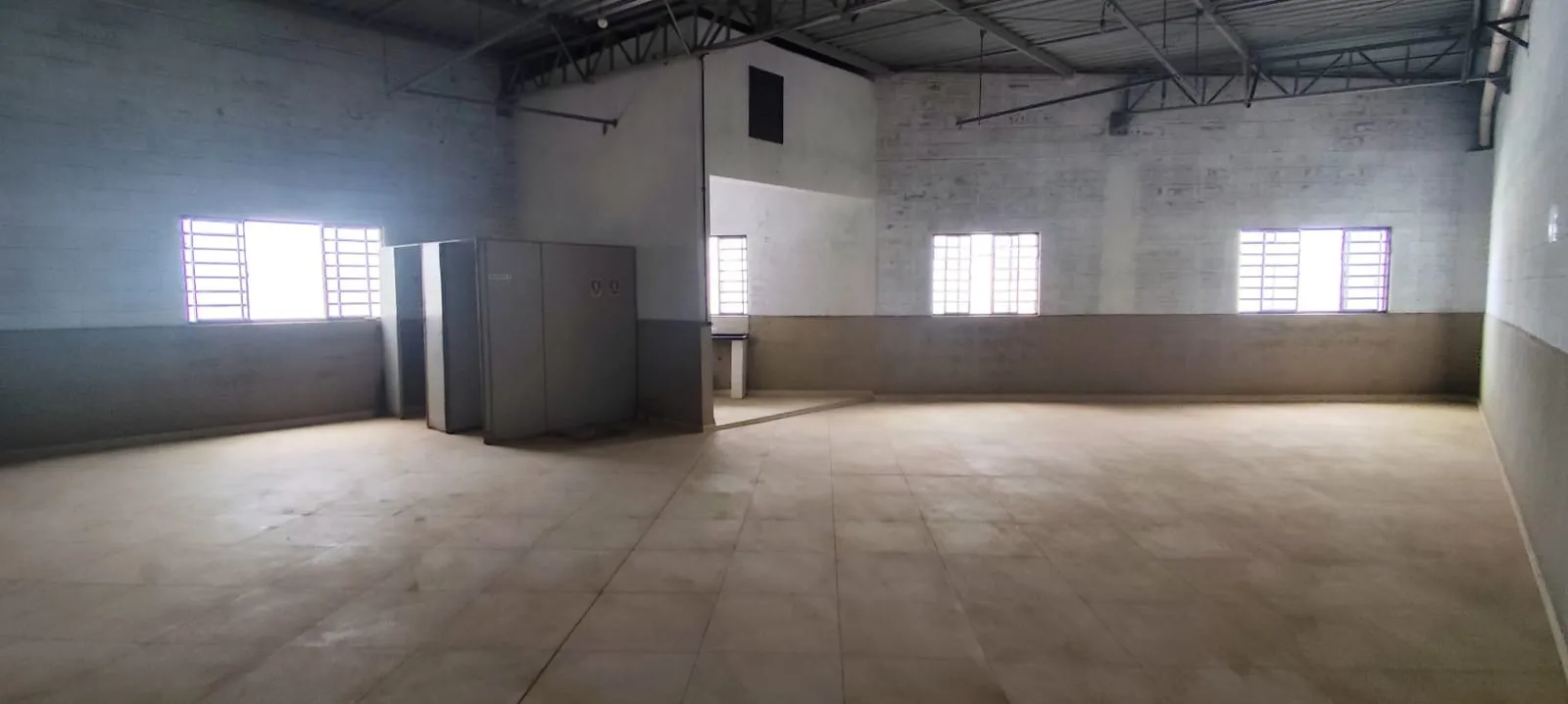 Imagem Galpão Industrial para Alugar em Sorocaba | 1.200 m² | Pé-Direito 13m | Piso 5 Ton | Zona Industrial - Éden