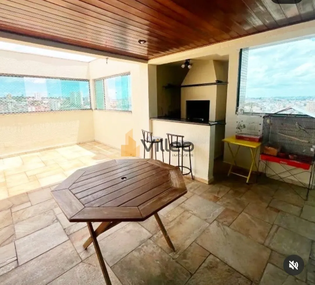 Imagem Apresentamos este elegante apartamento duplex no Edifício Mônaco, localizado no coração de Soroc...