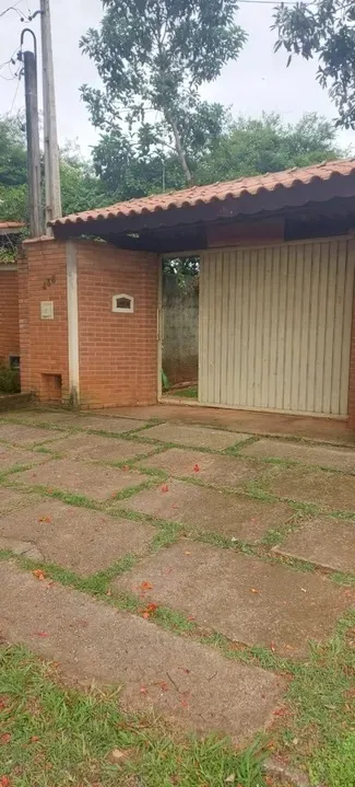 Imagem Chácara à venda em Araçoiaba da Serra-SP: 3 quartos, 1 suíte, 3 banheiros, rico pomar, campo de futebol