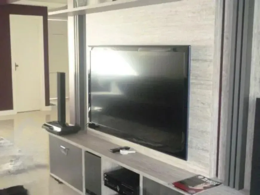 Imagem Casa térrea com 3 dormitórios, suíte e 3 vagas.