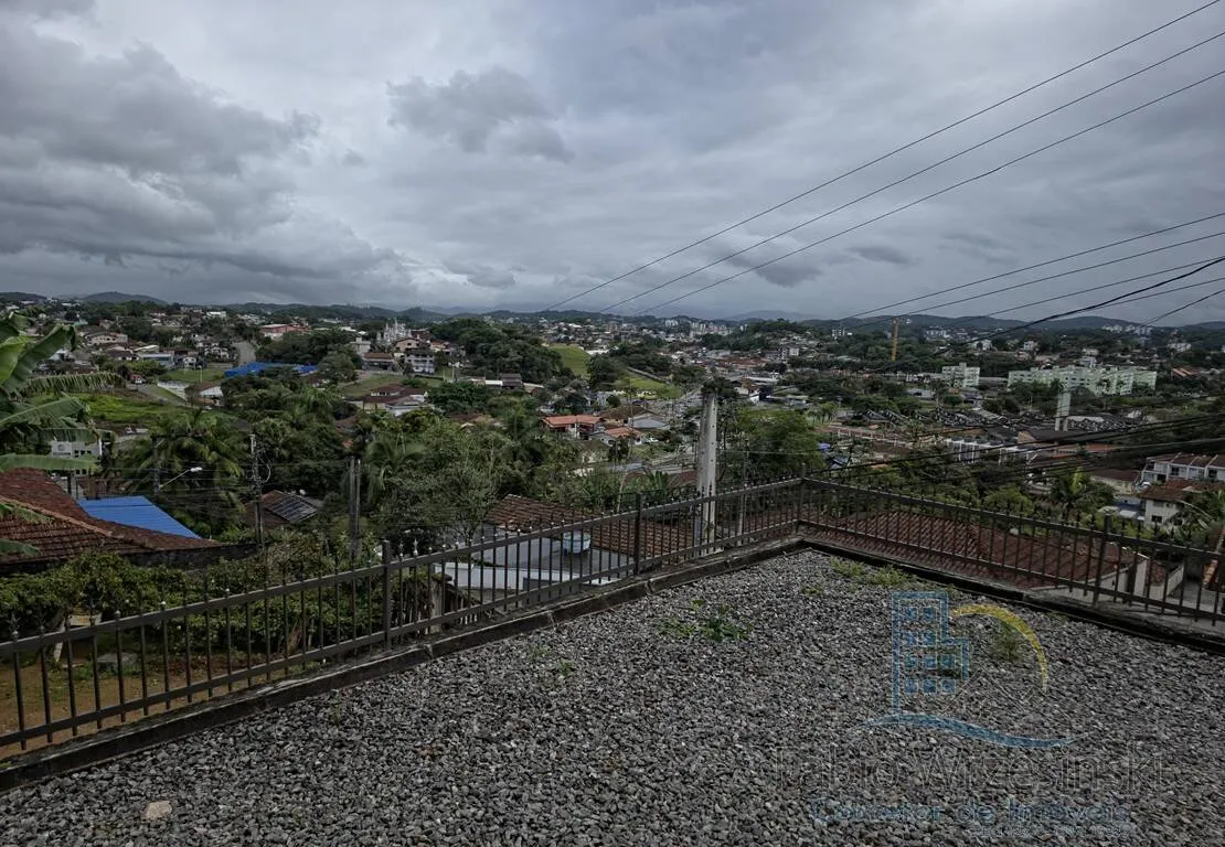 Imagem Casa averbada no Itaum com 4 dormitórios