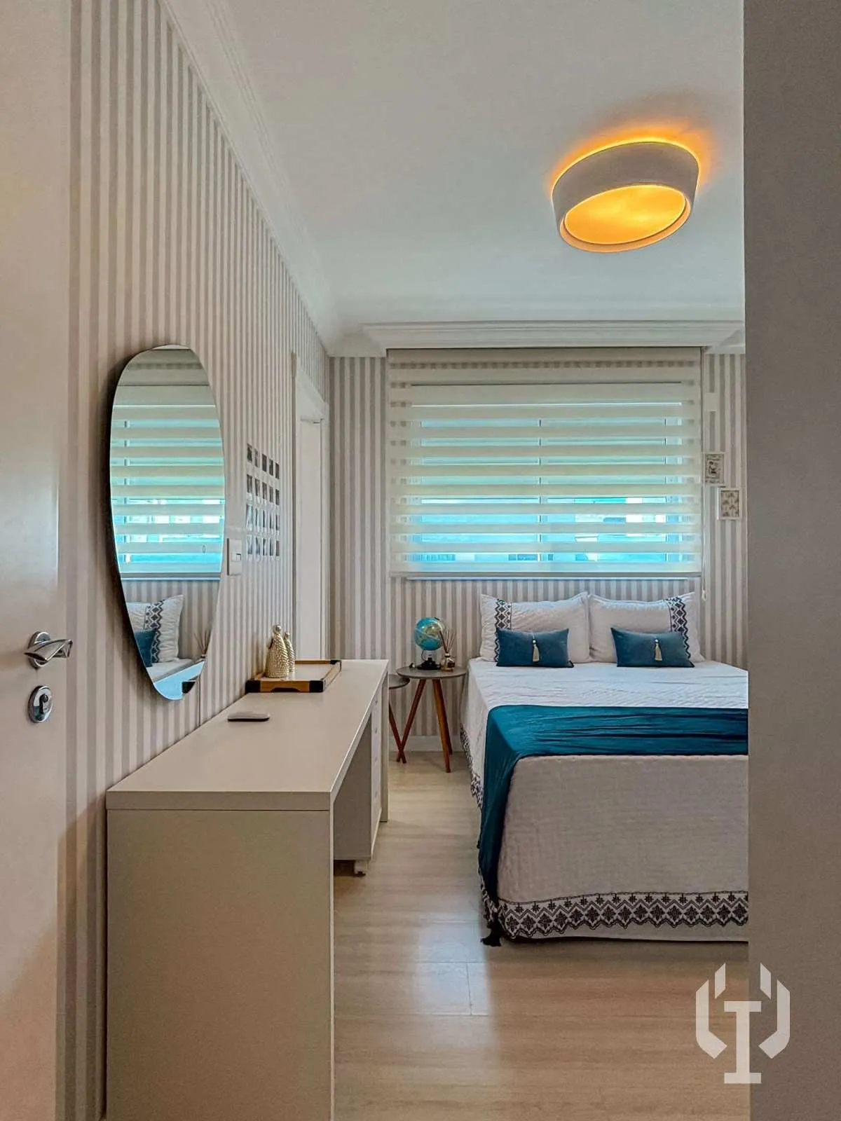 Imagem Apartamento de 4 suítes na quadra do mar em Meia Praia