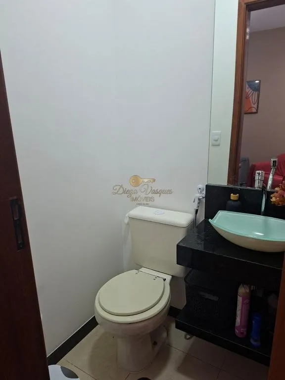 Imagem Casa em Condomínio para Venda em Teresópolis / RJ no bairro Cascata dos Amores