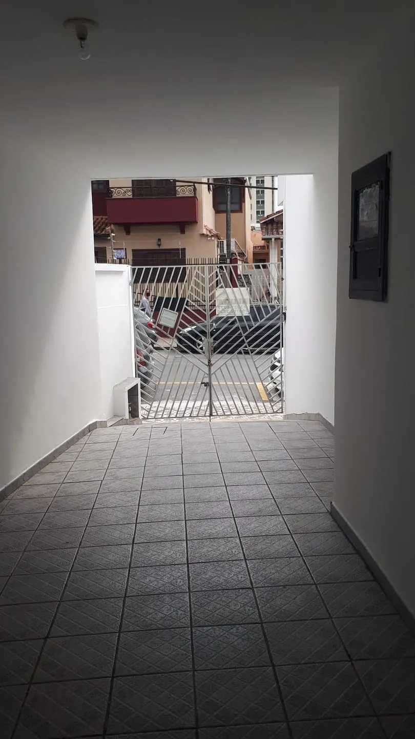 Imagem Casa Comercial no Centro com 2 Dormitórios, Edícula, Acessibilidade, Vaga de Garagem e Ideal para Consultório