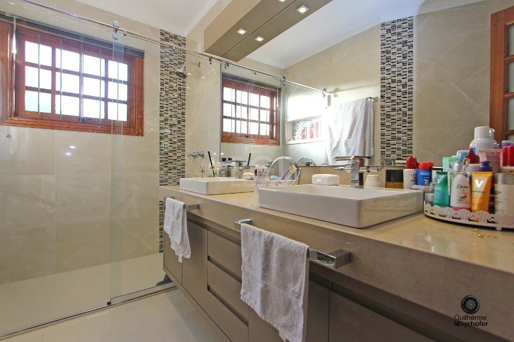 Imagem Casa para Venda - 445.52m², 4 dormitórios, sendo 4 suites, 4 vagas - Teresópolis