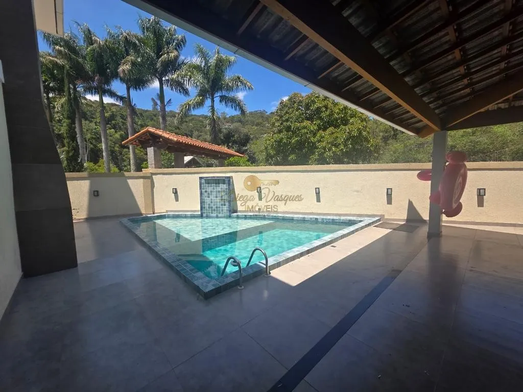 Imagem Casa em Condomínio para Venda em Teresópolis / RJ no bairro Cascata do Imbuí