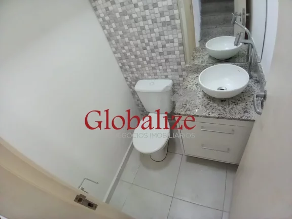 Imagem Casa triplex com 84m², 2 suítes, garagem fechada e churrasqueira por R$530.000,00