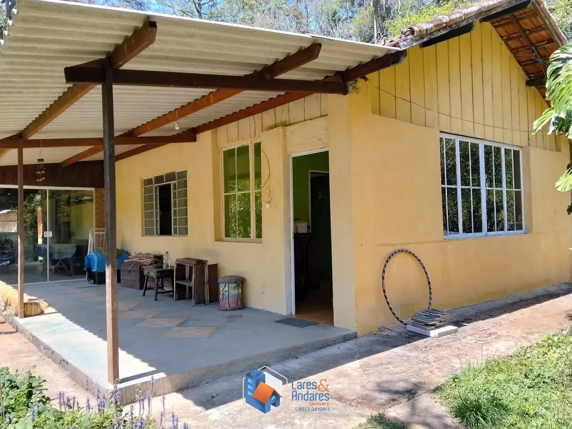 Imagem ARRENDAMENTO DE SITIO COM NASCENTE, ÁREA PARA PLANTIO, CASA COM 3 DORMITÓRIOS, CASEIRO, COM MAIS DE 40.000 METROS IDEAL PARA ONGS - SÃO LOURENÇO DA SERRA.