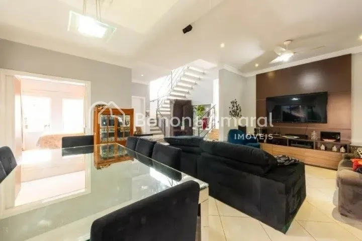 Imagem Casa com 5 Quartos à Venda no Mansões Santo Antônio