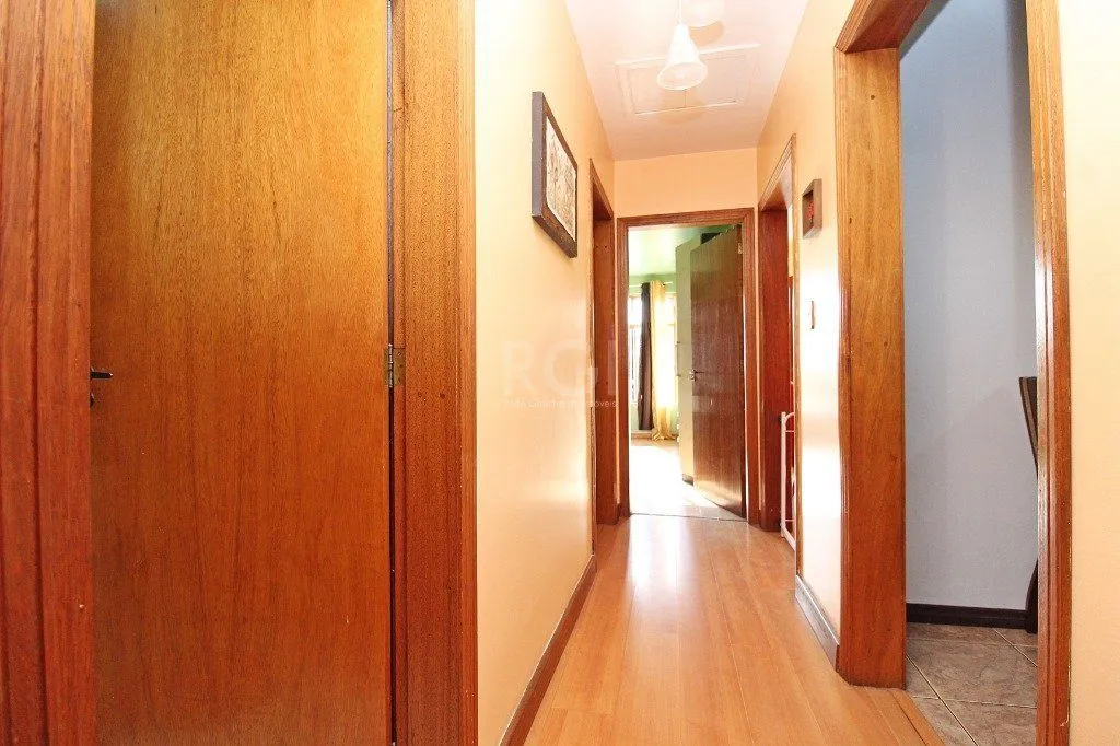 Imagem Casa para Venda - 280m², 4 dormitórios, sendo 1 suites, 4 vagas - Bom Jesus