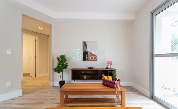 Imagem Conforto e praticidade são reunidos neste apartamento de três suítes no Campo Belo. Saindo do hal...