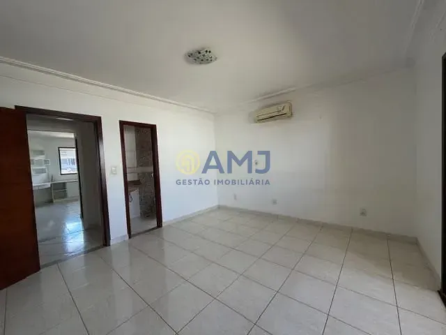 Imagem SOBRADO À VENDA NO CONDOMÍNIO GRANVILLE | 4 SUÍTES | PISCINA | GOIÂNIA