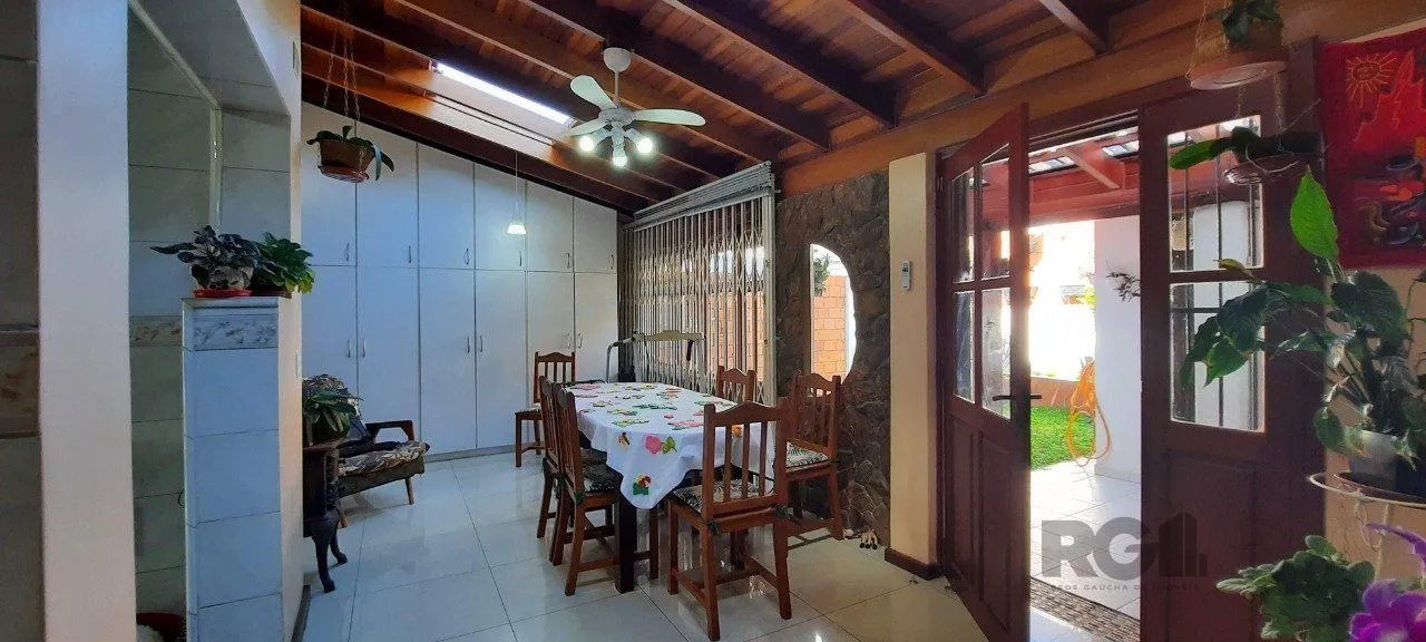 Imagem Casa Condominio para Venda - 129.58m², 3 dormitórios, sendo 1 suites, 3 vagas - Cavalhada