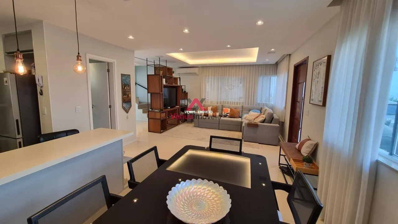 Imagem Casa em Condomínio para Venda em Rio de Janeiro, Jacarepaguá, 3 dormitórios, 1 suíte, 3 banheiros, 2 vagas