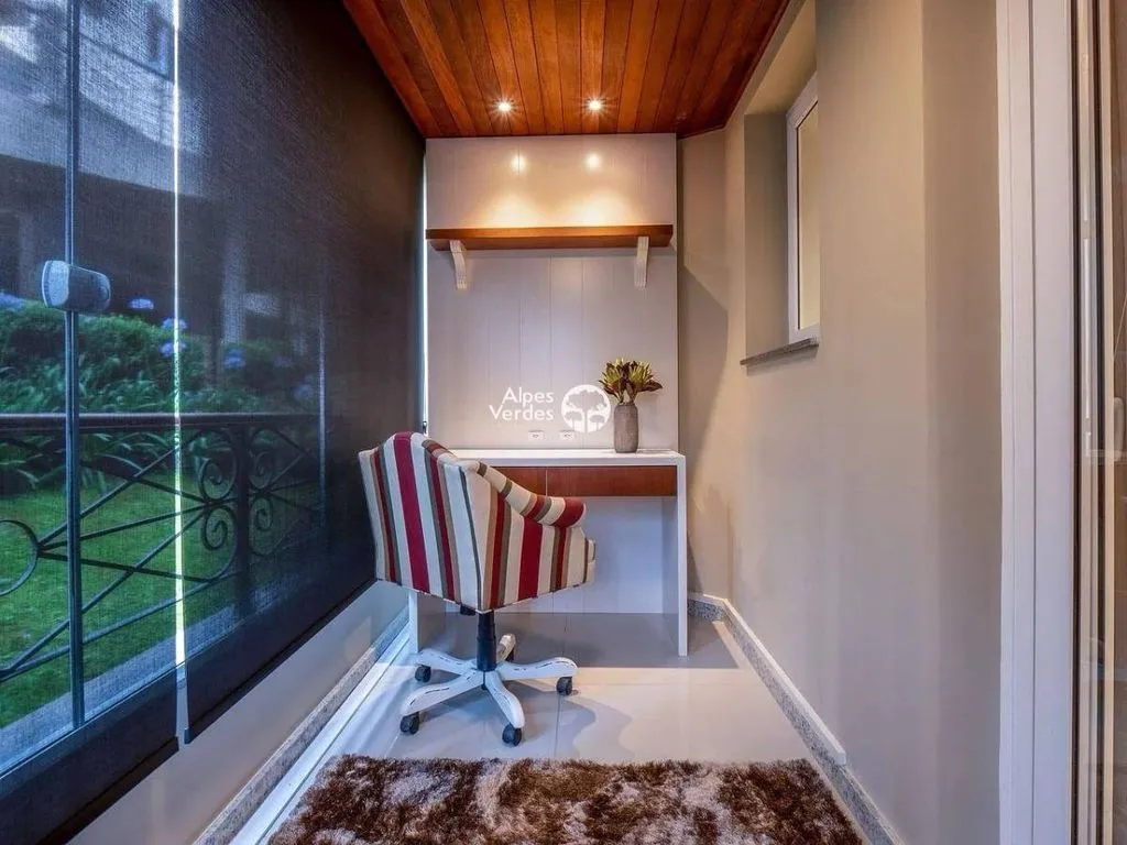 Imagem Vende-se Apartamento no Centro de Gramado, com 3 quartos