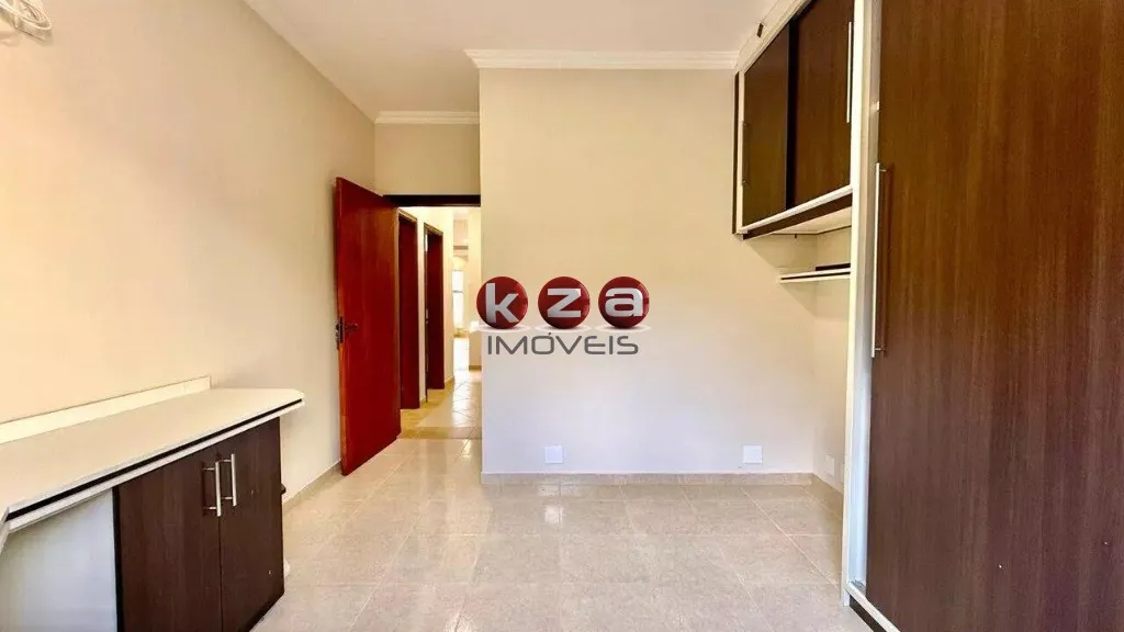 Imagem Oportunidade única: Casa à venda em Valinhos-SP, Jardim Santa Helena, 3 quartos, 1 suíte, 1 sala, 3 banheiros, 2 vagas de garagem, 172m².