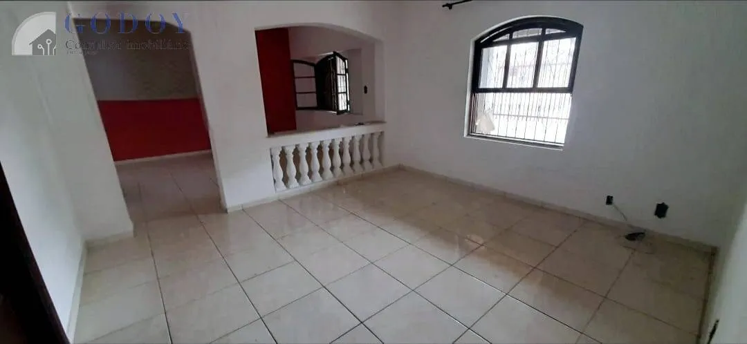 Imagem Casa térrea com suíte, escritório e varanda próxima ao Hospital Unimed