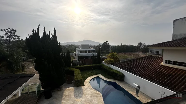 Imagem Belíssima casa totalmente mobiliada de alto padrão com 3 suítes, sendo 1 suíte master com banhei...