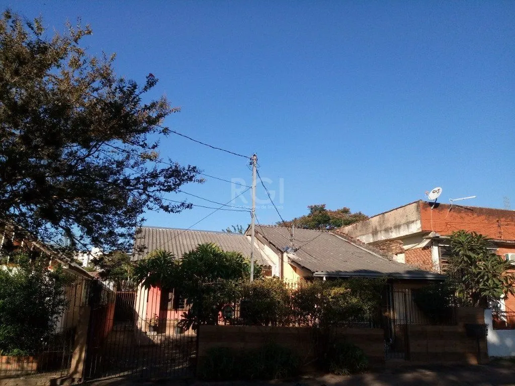 Imagem Casa para Venda - 140m², 3 dormitórios, sendo 1 suites, 2 vagas - Morro Santana