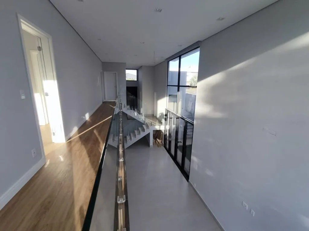 Imagem Ampla residência de 340m² localizada no Alphaville Nova Esplanada 1.