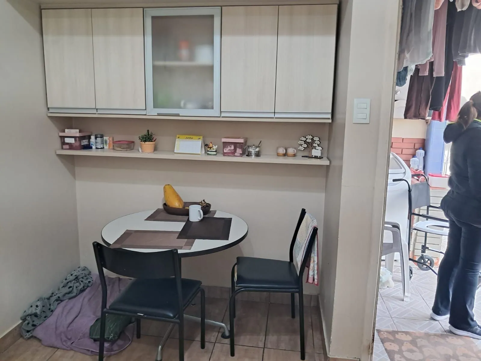 Imagem Terreno com 2 casas, totalizando 434,72m2. Excelente lotalização no coração do Menino Deus