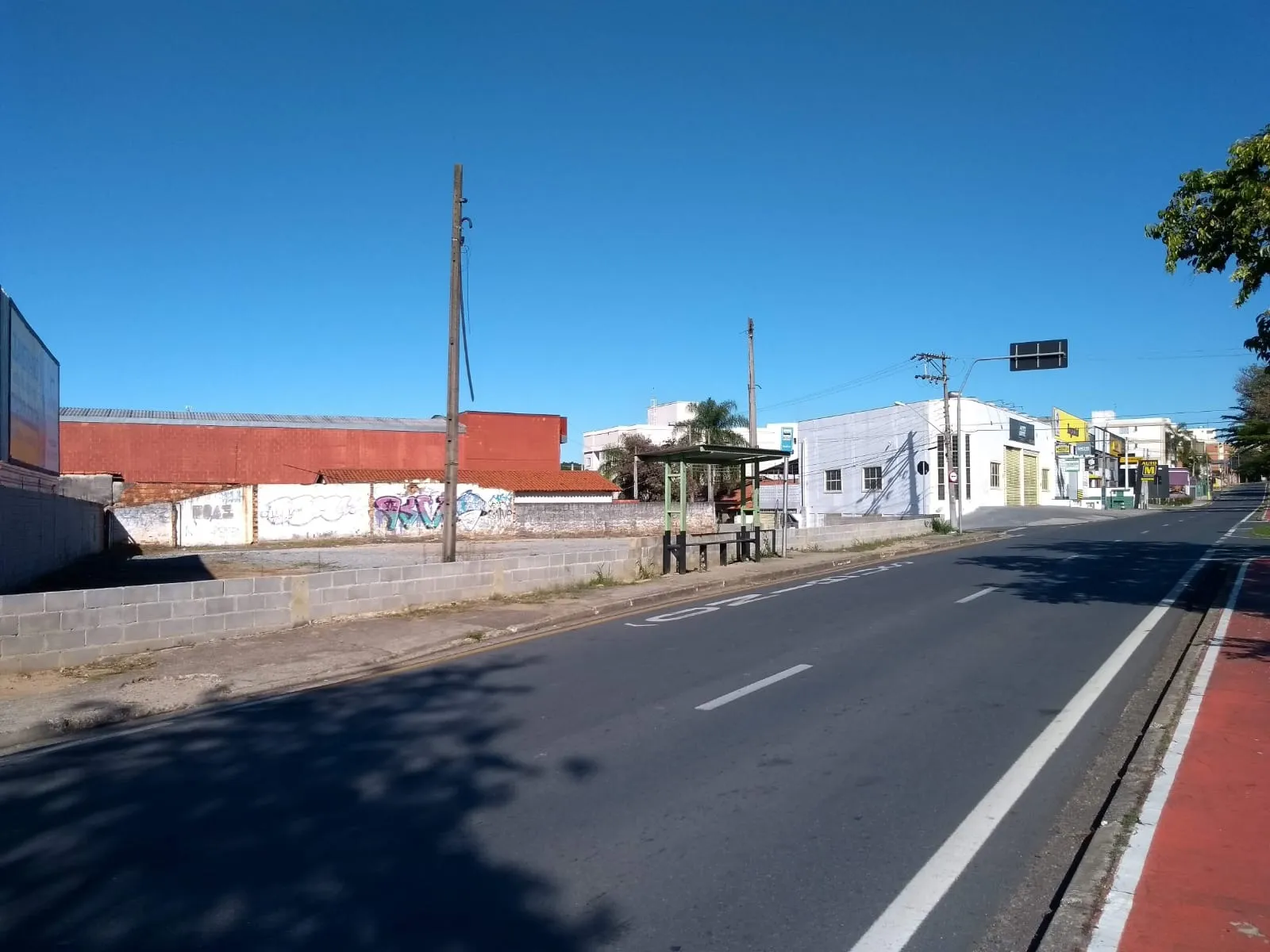 Imagem Terreno Exclusivo na Avenida Américo de Carvalho - 838,42 m² de Oportunidade para Investidores