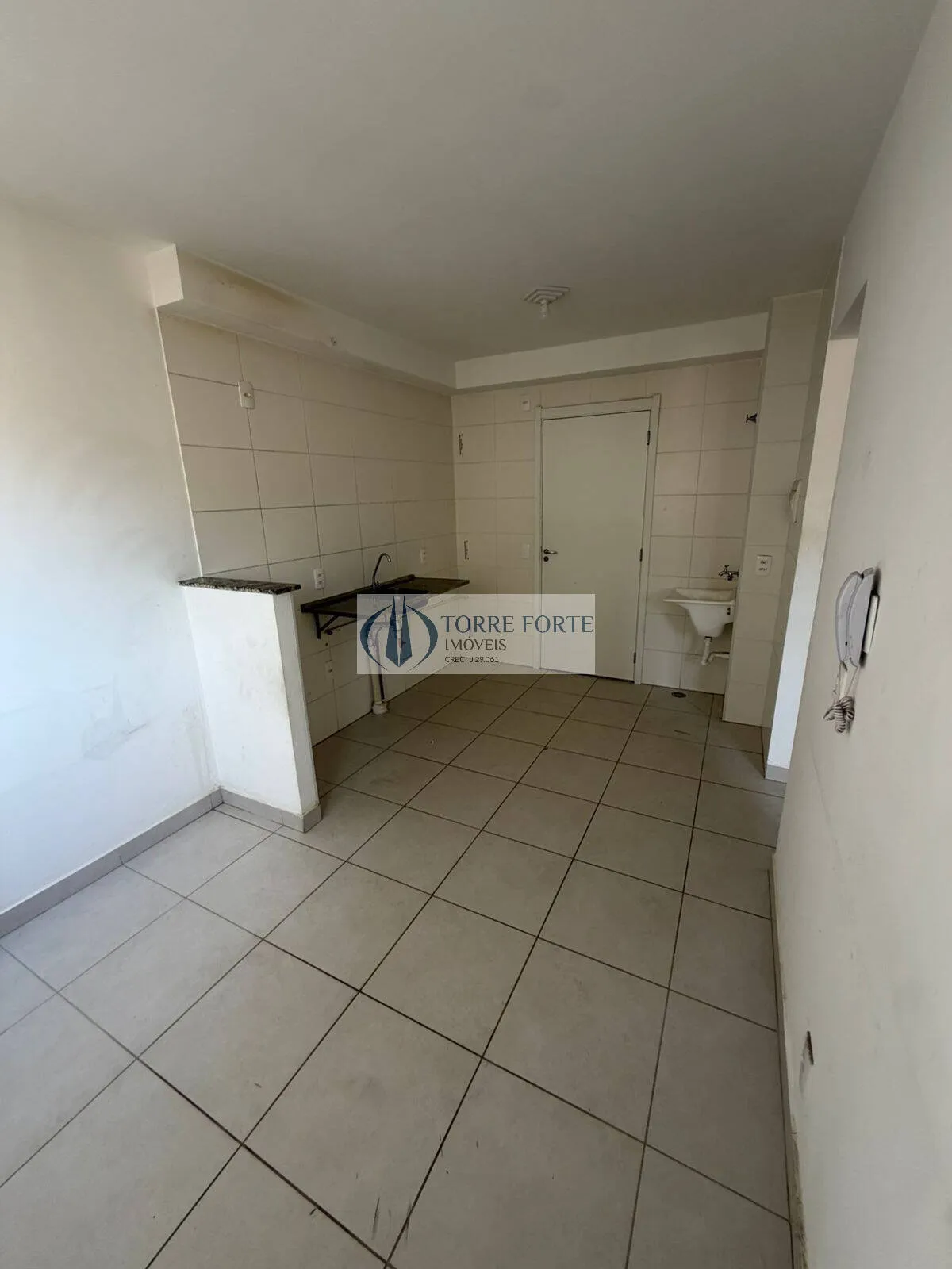 Imagem Ótimo apartamento com 45 m² reformado e semi-mobiliado próximo estação trem