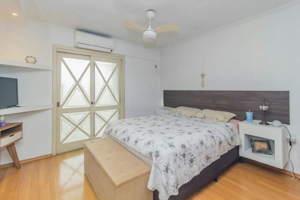 Imagem Encantadora casa com 175m², 03 dormitórios, Rua Paul Harris, Jardim Planato